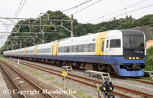 勝浦駅に留置されている255系 Bo-04編成